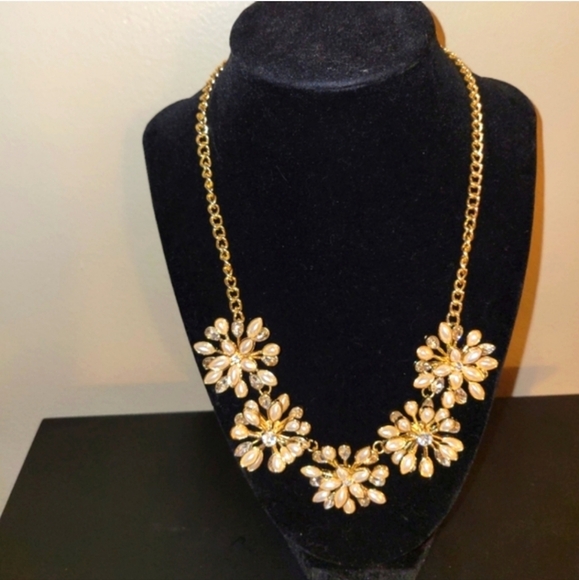 Bundle of Dillards Necklaces $15 Firm - Picture 3 of 8